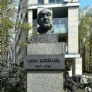 Leon Schiller