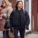 Melanie Chisholm – Walking in Hampstead – North London - 454 x 682