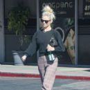 Jordyn Blum Out for Chinese Lunch in Encino - 454 x 681
