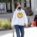 Geena Davis &#8211; Run errands wearing slippers in Los Angeles