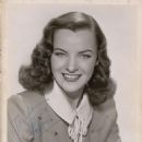 Ella Raines - 454 x 557