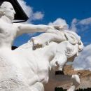 Sculptures of Native Americans in South Dakota