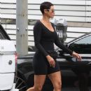 Nicole Murphy – Seen with new guy while shopping on Rodeo Drive - 454 x 642