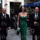 L'Wren Scott arrives at the Fenice Theatre on April 25, 2009 in Venice, Italy - 454 x 292
