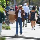 Jane Krakowski – On a phone call in New York - 454 x 454