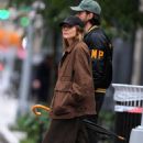 Elizabeth Olsen – With her husband Robbie Arnett stroll together in New York - 454 x 681