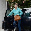 Jodie Sweetin – Spotted wearing jeans and Golden Goose trainers in Los Angeles - 454 x 572