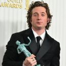 Jeremy Allen White - The 29th Annual Screen Actors Guild Awards (2023) - 454 x 567