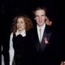 Alex Kingston and Ralph Fiennes - The 51st Annual Golden Globe Awards (1994) - 408 x 612