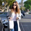 Jessica Biel – Laves Joan’s on Third in Studio City