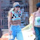 Gigi Hadid – Out for a walk in New York City