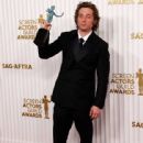 Jeremy Allen White - The 29th Annual Screen Actors Guild Awards (2023) - 442 x 612