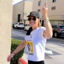 Jeri Ryan – Seen at SAG-AFTRA at Warner Brothers studio in Los Angeles - 454 x 569