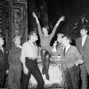 IRMA LA DOUCE 1960 Original Broadway Cast Starring Keith Michell - 454 x 462