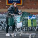 Coleen Rooney – Shopping at an Aldi in Manchester - 454 x 302