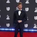 William Levy-  20th Annual Latin GRAMMY Awards - Arrivals - 400 x 600