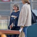Jennifer Love Hewitt – Seen at the park in Los Angeles - 454 x 676
