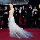 Hilary Swank - The 83rd Annual Academy Awards (2011) - 454 x 347