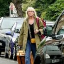 Tamzin Outhwaite – Spotted getting into an Addison Lee cab in London - 454 x 604
