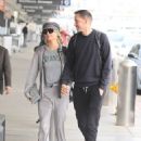Paris Hilton – With Carter Reum catch a flight out of Los Angeles - 454 x 629