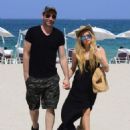 Avril Lavigne and Chad Kroeger in Miami, FL (May 11, 2015) - 454 x 561