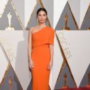 Olivia Munn in a Stella McCartney : 88th Annual Academy Awards