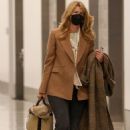 Laura Dern – Spotted at LAX Airport in Los Angeles - 454 x 681