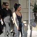 Kim Kardashian – Leaving her hotel in New York - 454 x 678