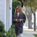 LeAnn Rimes – Gets her hair done ahead of Christmas at ROIL hair salon in Beverly Hills - 454 x 636