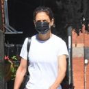 Katie Holmes – Out in a trendy wide-leg track pants in Manhattan