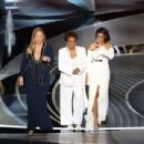 Amy Schumer, Wanda Sykes and Regina Hall - The 94th Annual Academy Awards (2022) - 454 x 309