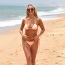 Isabelle Warburton in Bikini in Portugal - 454 x 622