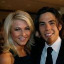 Apolo Ohno and Julianne Hough - 454 x 378