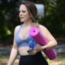 Carmen Valentina in Tiny Shorts and Sports Bra – Workout at Park in Miami - 454 x 681