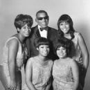 The Raelettes - 454 x 543