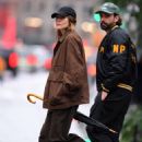 Elizabeth Olsen – With her husband Robbie Arnett stroll together in New York - 454 x 681