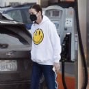 Geena Davis – Run errands wearing slippers in Los Angeles - 454 x 698