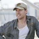 2010 Fall TV Preview - No Ordinary Family Photo Gallery - 426 x 640