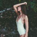 Chelsey Weimar Billabong surfers capsule campaign - 454 x 302