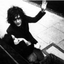 Syd Barrett and Iggy the model Unknown - 454 x 595