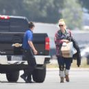 Gwen Stefani – Jetting out of Los Angeles