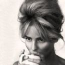 Yasmin Brunet - 200 x 329