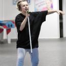 JoJo Siwa – Seen after cosmetic makeover in Los Angeles - 454 x 641