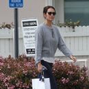 Emma Heming Willis – Grabs juice in Los Angeles