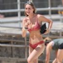 Kendal Lee Schuler in Bikini on the beach in Sydney - 454 x 681