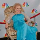 Betty White - 454 x 649