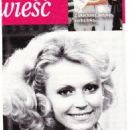 Ewa Wisniewska - Dobry Tydzień Magazine Pictorial [Poland] (19 August 2019) - 454 x 1252