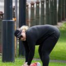 Rebel Wilson – Workout in a Sydney park