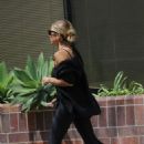 Sarah Michelle Gellar – Out In Los Angeles - 454 x 681