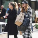 Ashlee Simpson – Seen at lunch with a friend in Los Angeles